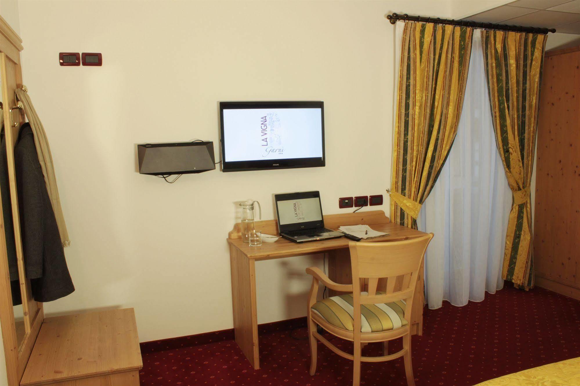 Hotel Garni La Vigna San Michele allʼAdige Esterno foto