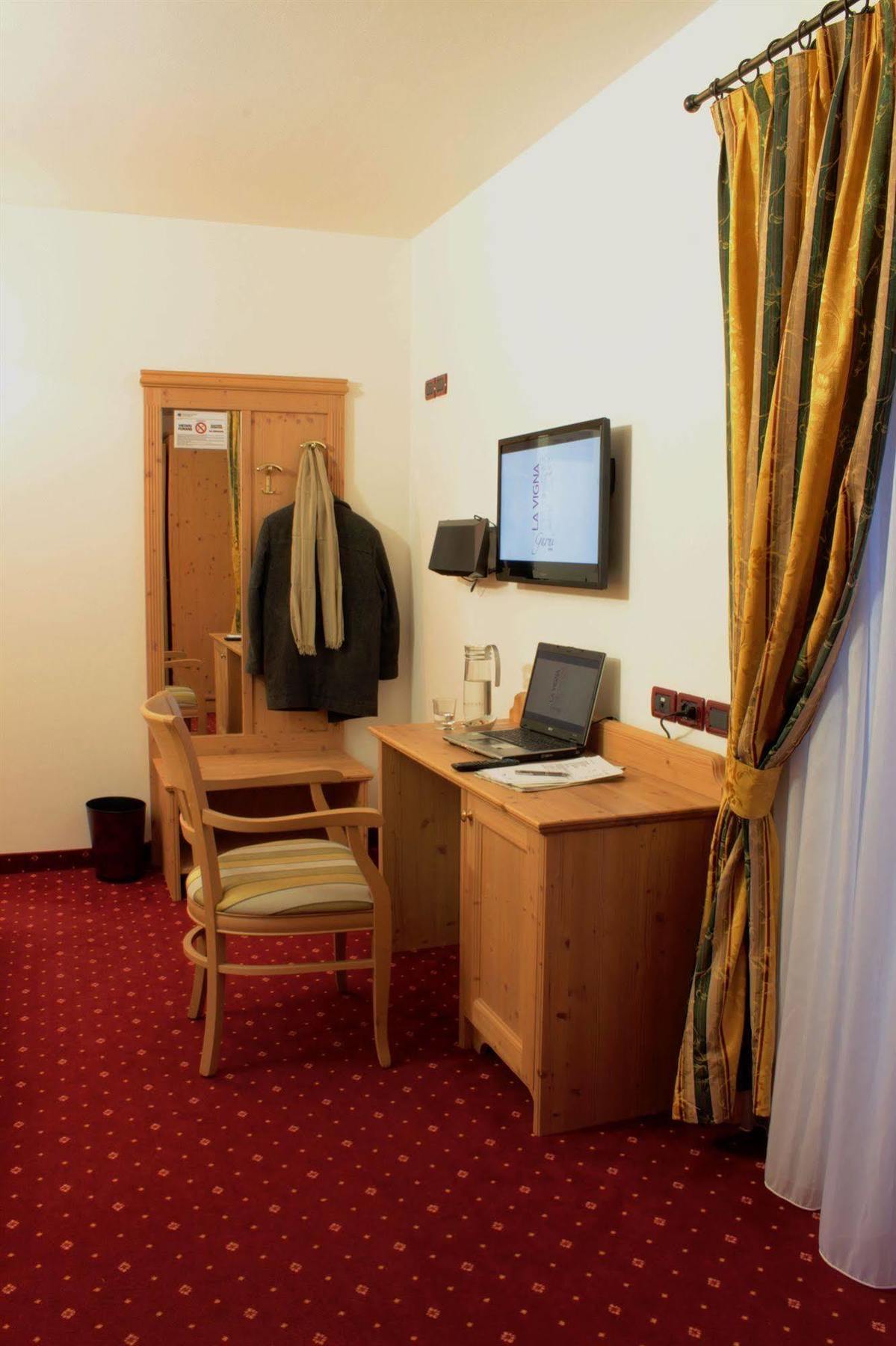 Hotel Garni La Vigna San Michele allʼAdige Esterno foto
